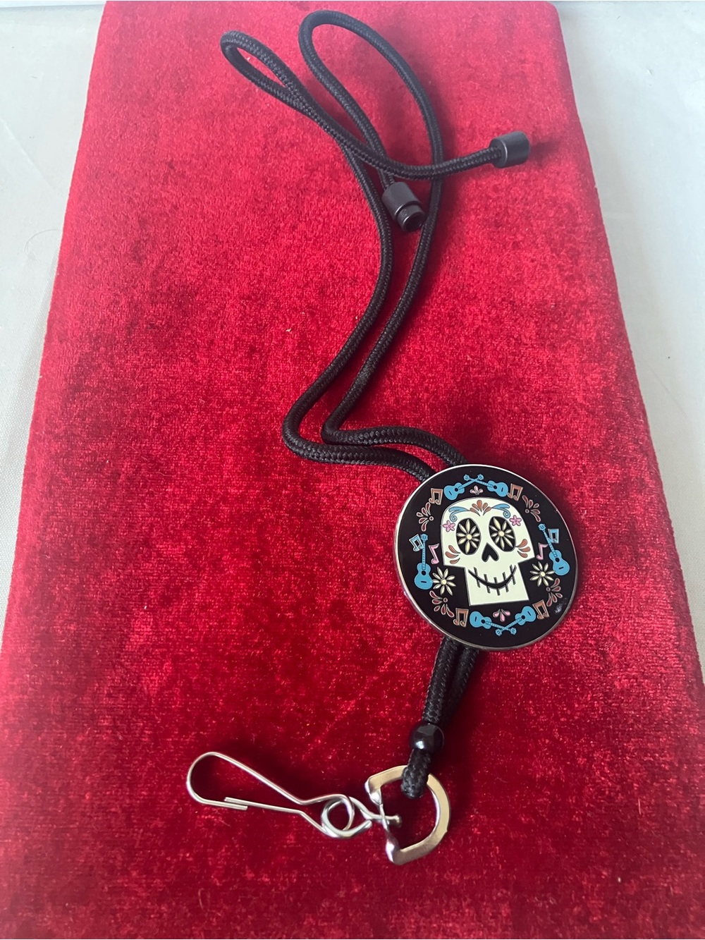 Disney Cast Member Exclusive Coco Sugar Skull Bolo Lanyard Medallion Pixar Mint.